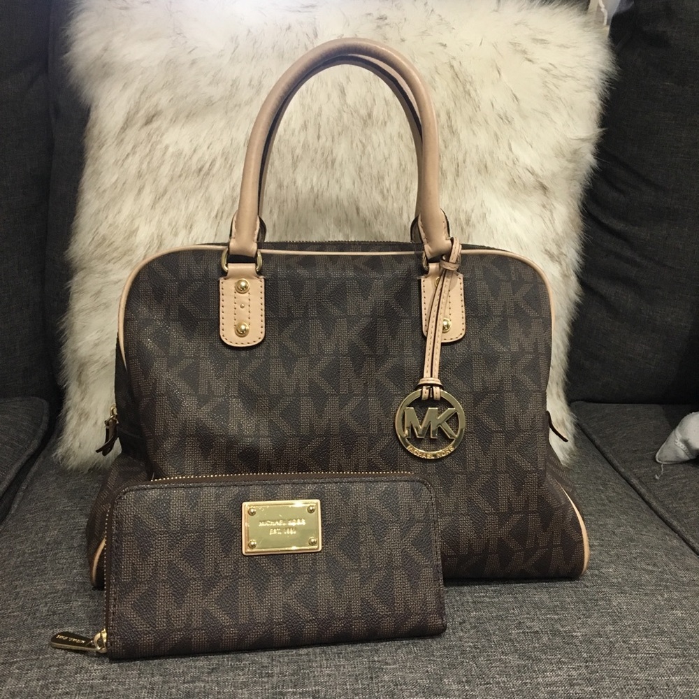 SOLD❗️Michael Kors Set: Brown Logo Purse&wallet - Picture 2 of 8